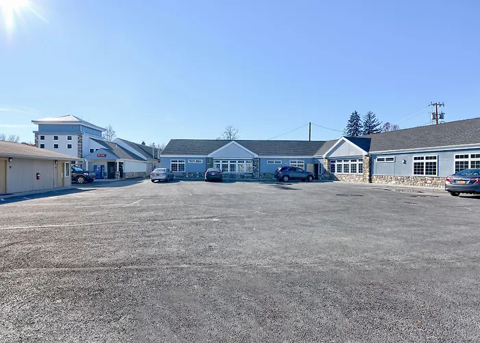 Rodeway Inn & Suites