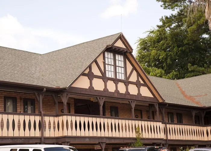 Victorian Inn & Suites