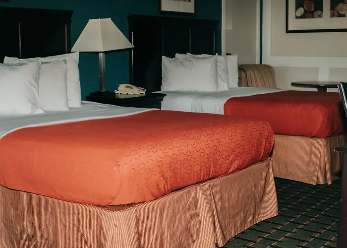 Victorian Inn & Suites