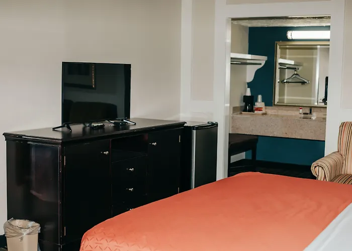 Victorian Inn & Suites