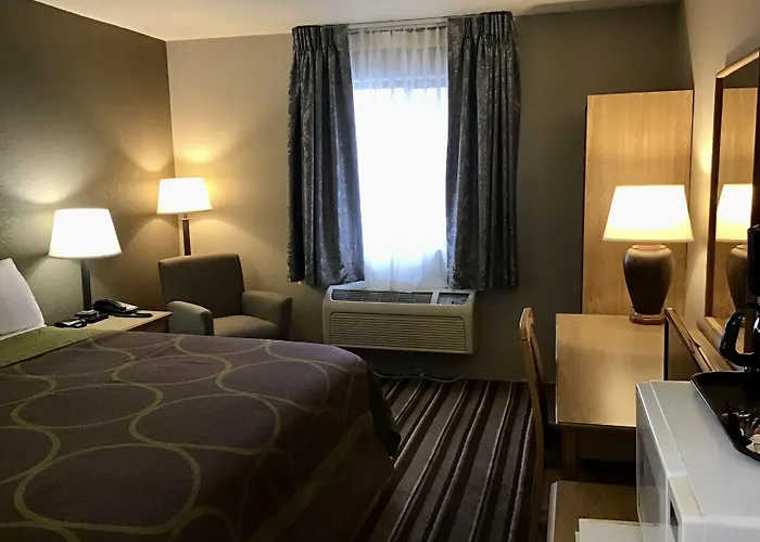 Super 8 By Wyndham Spokane/West