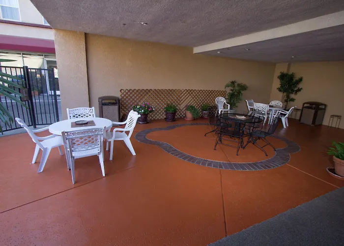 Comfort Suites Visalia - Convention Center