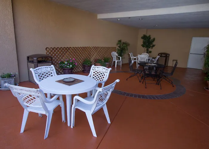 Comfort Suites Visalia - Convention Center