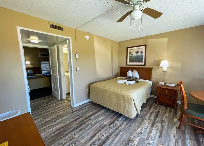 Oceanfront Viking Motel