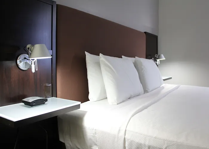 Westbridge Inn & Suites