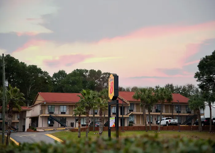 Quality Inn Crestview I-10 Eglin Afb Area