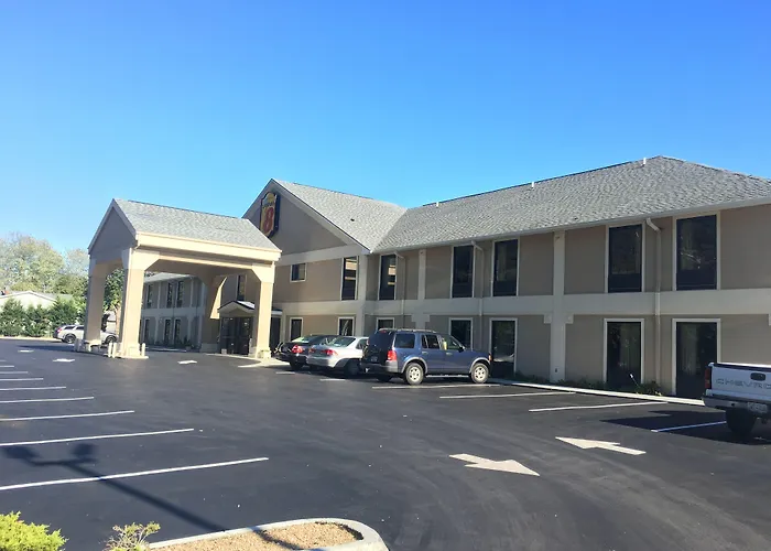 Super 8 By Wyndham Erwin, I-26 Exit 37