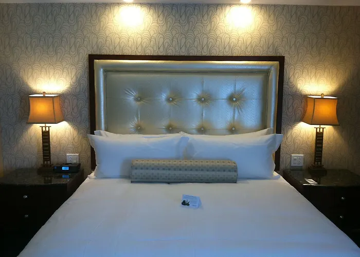 Town & Country Inn And Suites