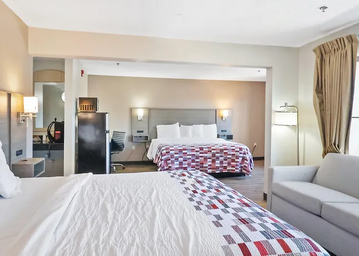 Red Roof Inn & Suites Fayetteville-Fort Bragg