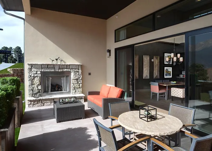 Garden Of The Gods Resort & Club