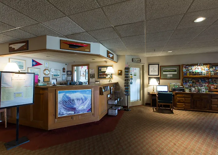 Commodores Inn