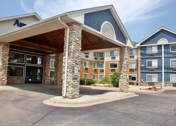 Americinn By Wyndham Shakopee Near Amphitheater