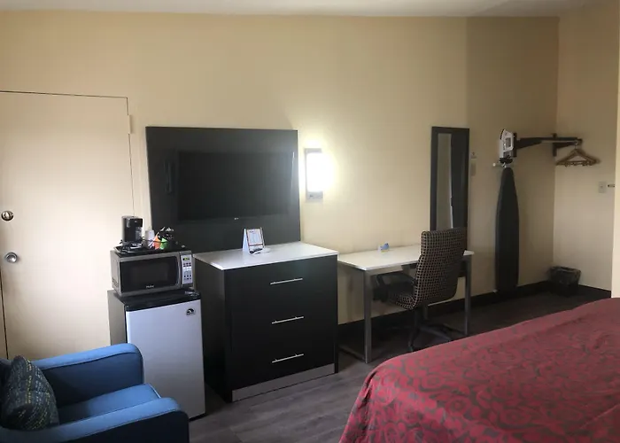Days Inn By Wyndham Grove City Columbus South