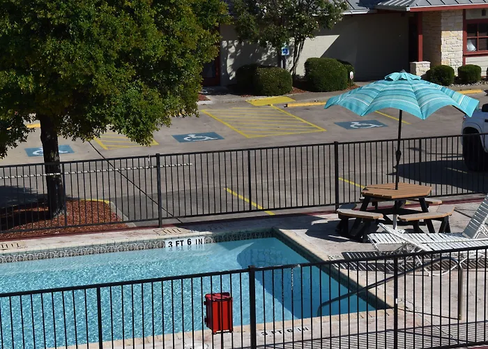 Super 8 By Wyndham Fredericksburg