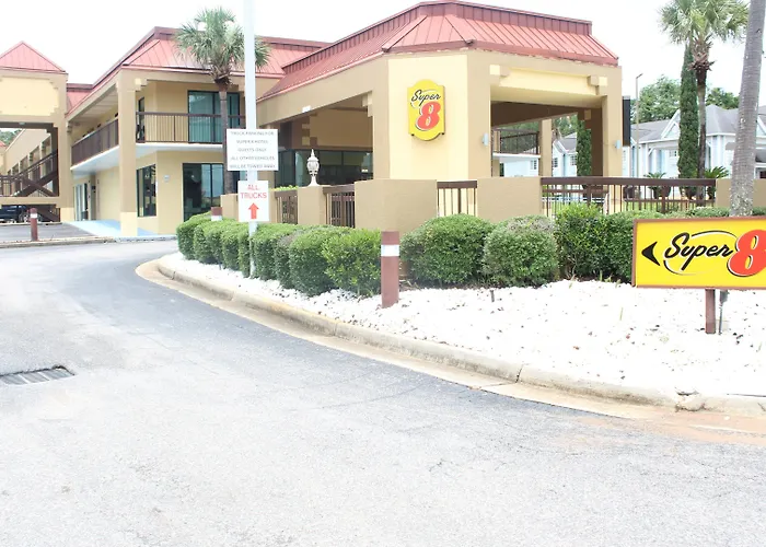 Super 8 By Wyndham Mobile/Tillmans Corner