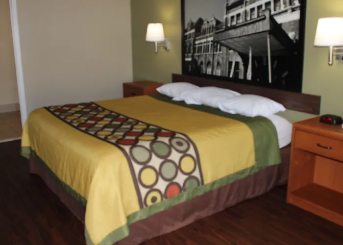 Super 8 By Wyndham Mobile/Tillmans Corner