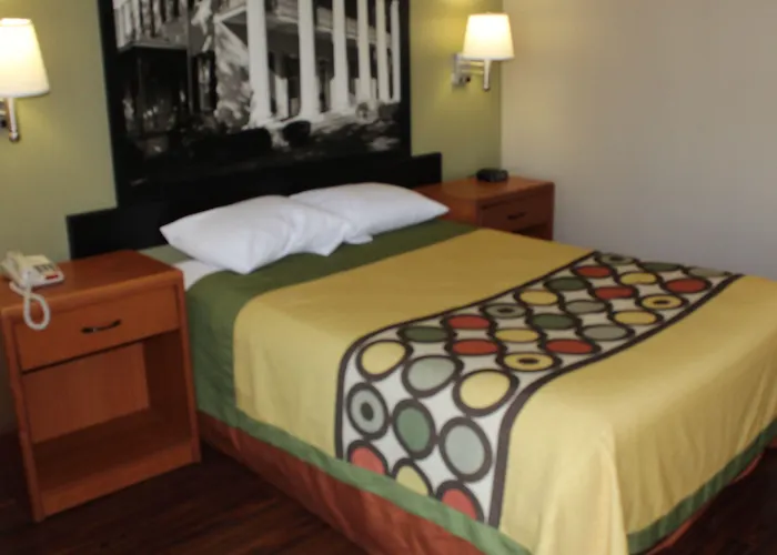 Super 8 By Wyndham Mobile/Tillmans Corner