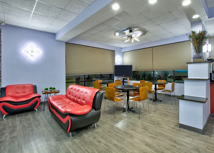 Super 8 By Wyndham Mobile/Tillmans Corner