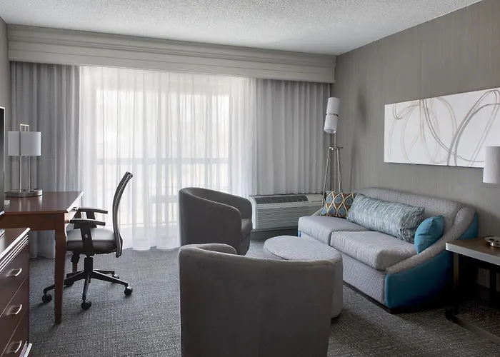 Courtyard By Marriott Lebanon