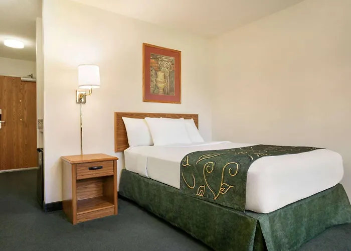 Travelodge By Wyndham Morrill
