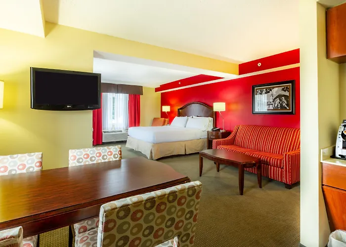 Holiday Inn Express & Suites Williamsburg By Ihg