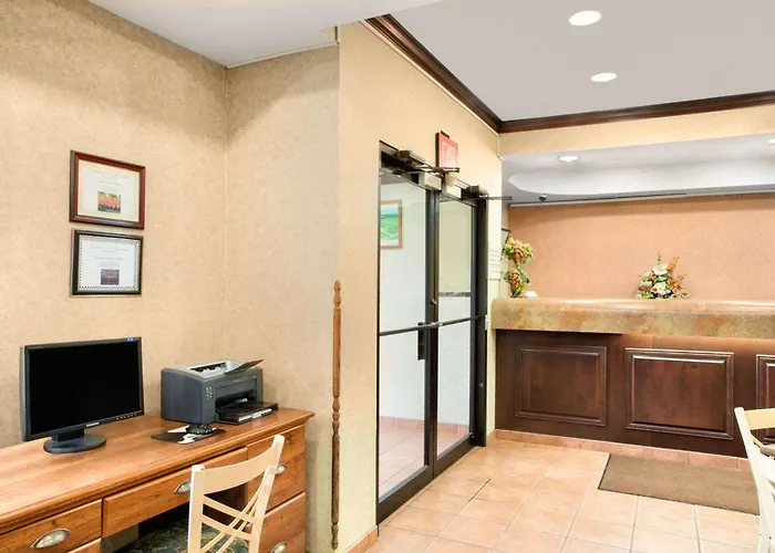Super 8 By Wyndham Grayville