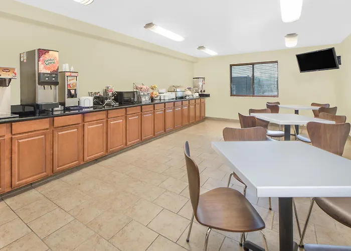 Super 8 By Wyndham Ottumwa