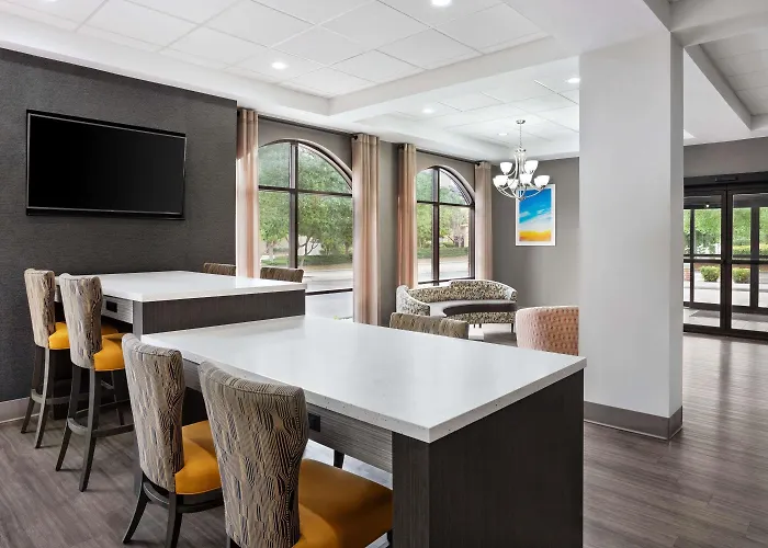 Days Inn & Suites By Wyndham Murfreesboro I-24 East