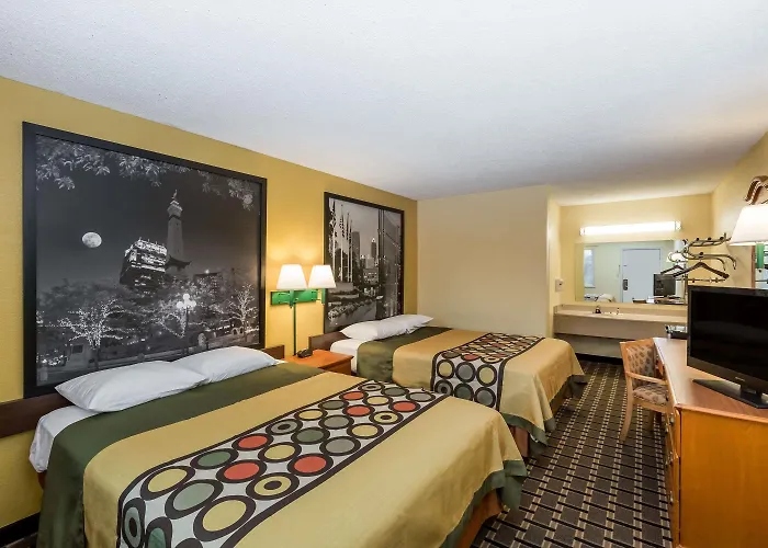 Super 8 By Wyndham Indianapolis-Southport Rd