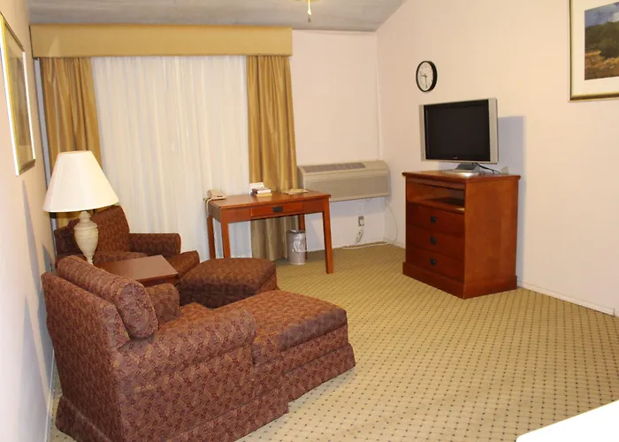 Inn Of The Hills Hotel And Conference Center