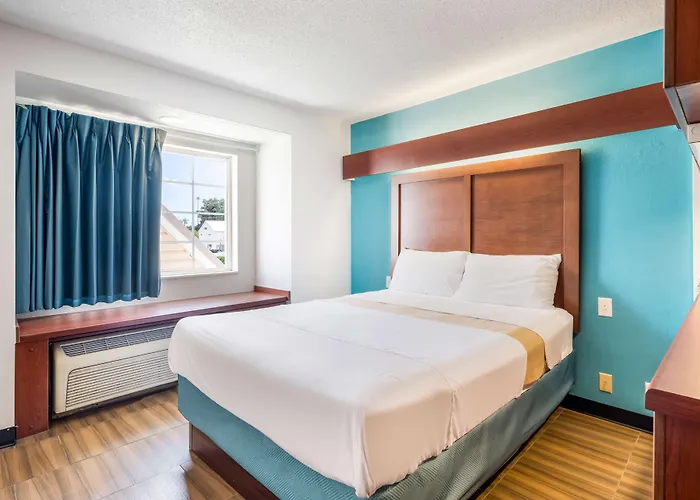 Golden Isles Inn & Suites Brunswick South