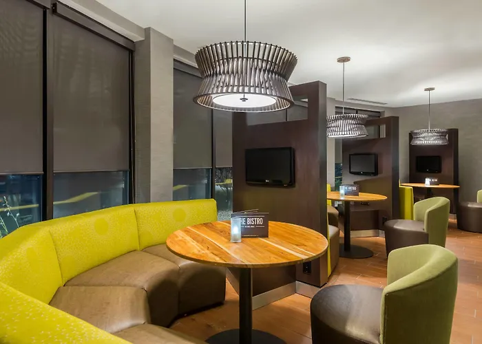 Courtyard By Marriott Providence Lincoln