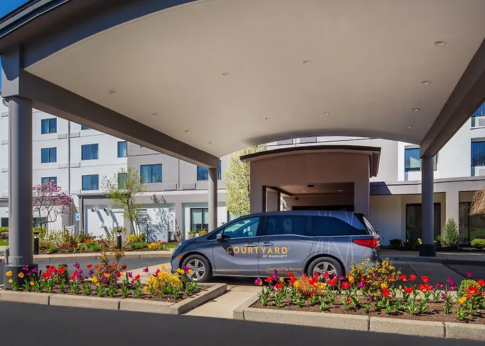 Courtyard By Marriott Providence Lincoln