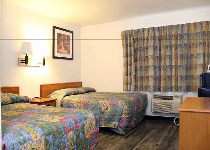Knights Inn Grand Rapids East Airport