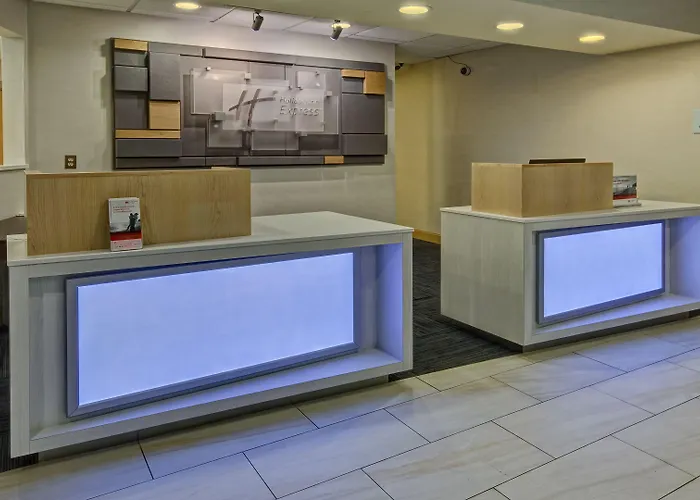 Holiday Inn Express Hotel & Suites London By Ihg