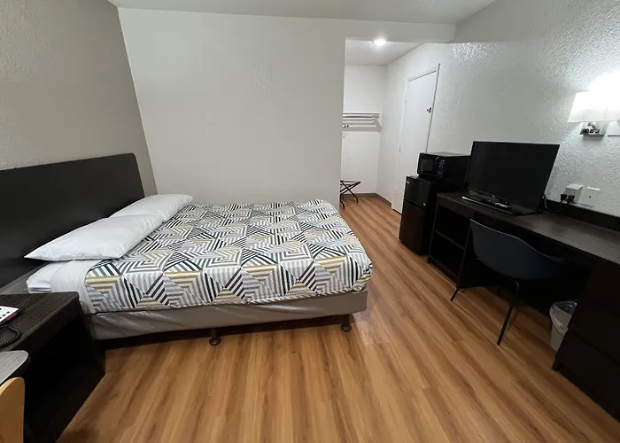 Motel 6-Longview, Tx