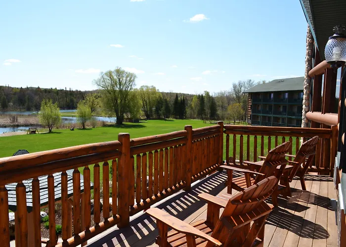 Crooked River Lodge
