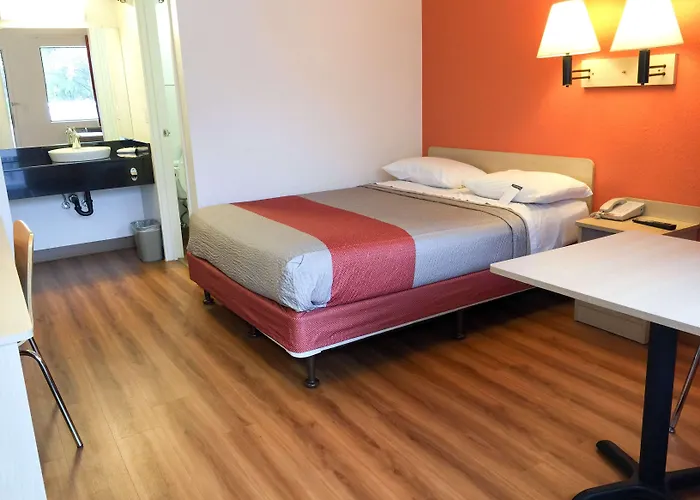 Motel 6-Roseville, Mn - Minneapolis North
