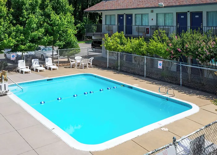 Motel 6-Sandston, Va - Richmond, Va
