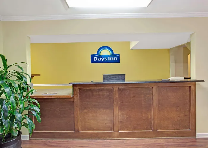 Days Inn By Wyndham Marietta White Water