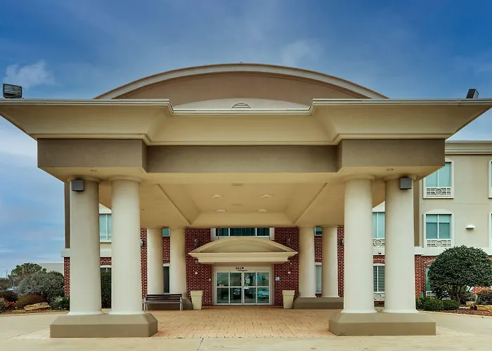 Holiday Inn Express & Suites Waxahachie By Ihg