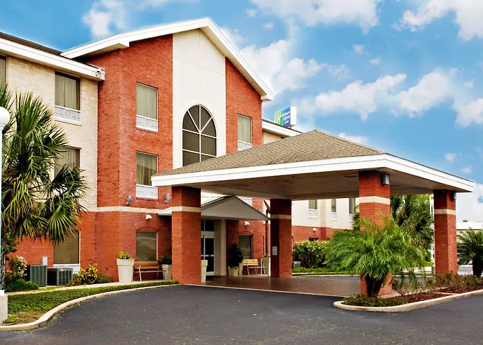 Holiday Inn Express Hotel And Suites Weslaco By Ihg