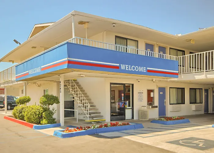 Motel 6-Fresno, Ca - Blackstone North