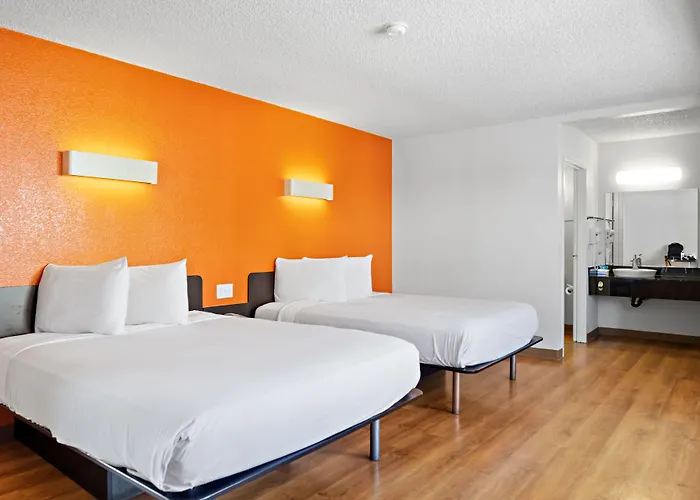 Motel 6-Carlsbad, Ca - Village