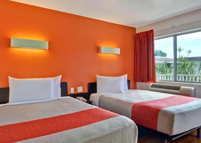 Motel 6 Dania Beach
