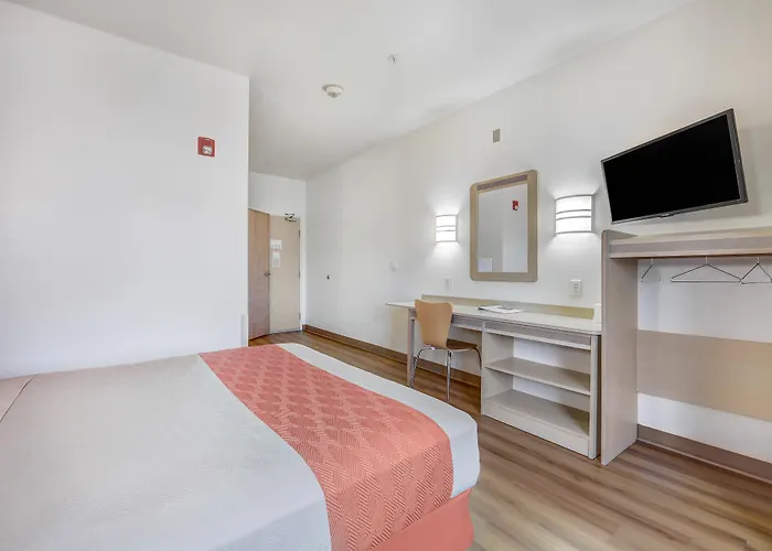 Motel 6-Roseburg, Or