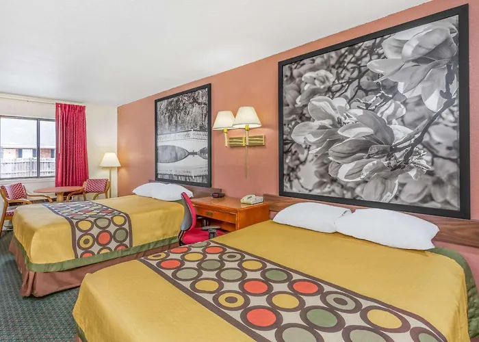 Super 8 By Wyndham Santee/I-95