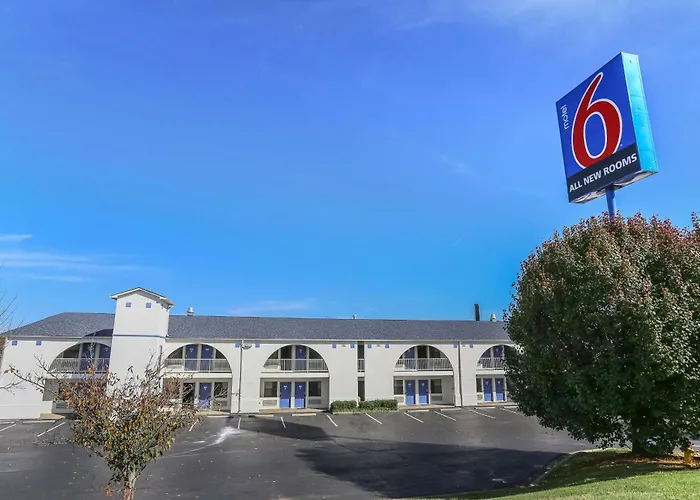 Motel 6-Dickson, Tn