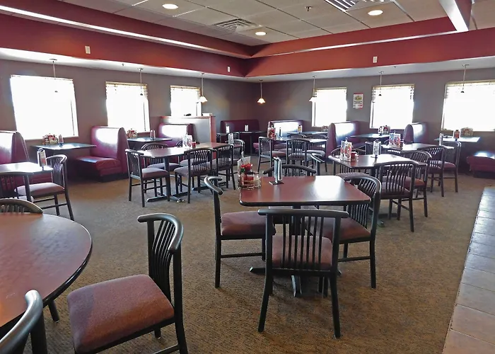 Days Inn By Wyndham Fargo Casselton Waterpark