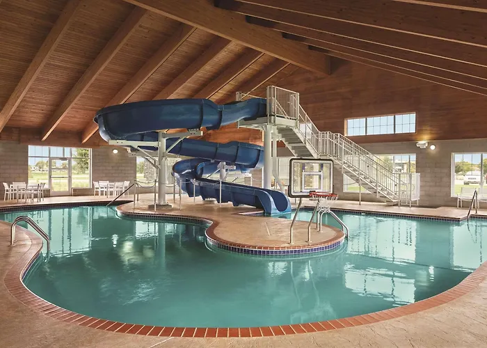 Country Inn & Suites By Radisson, Willmar, Mn